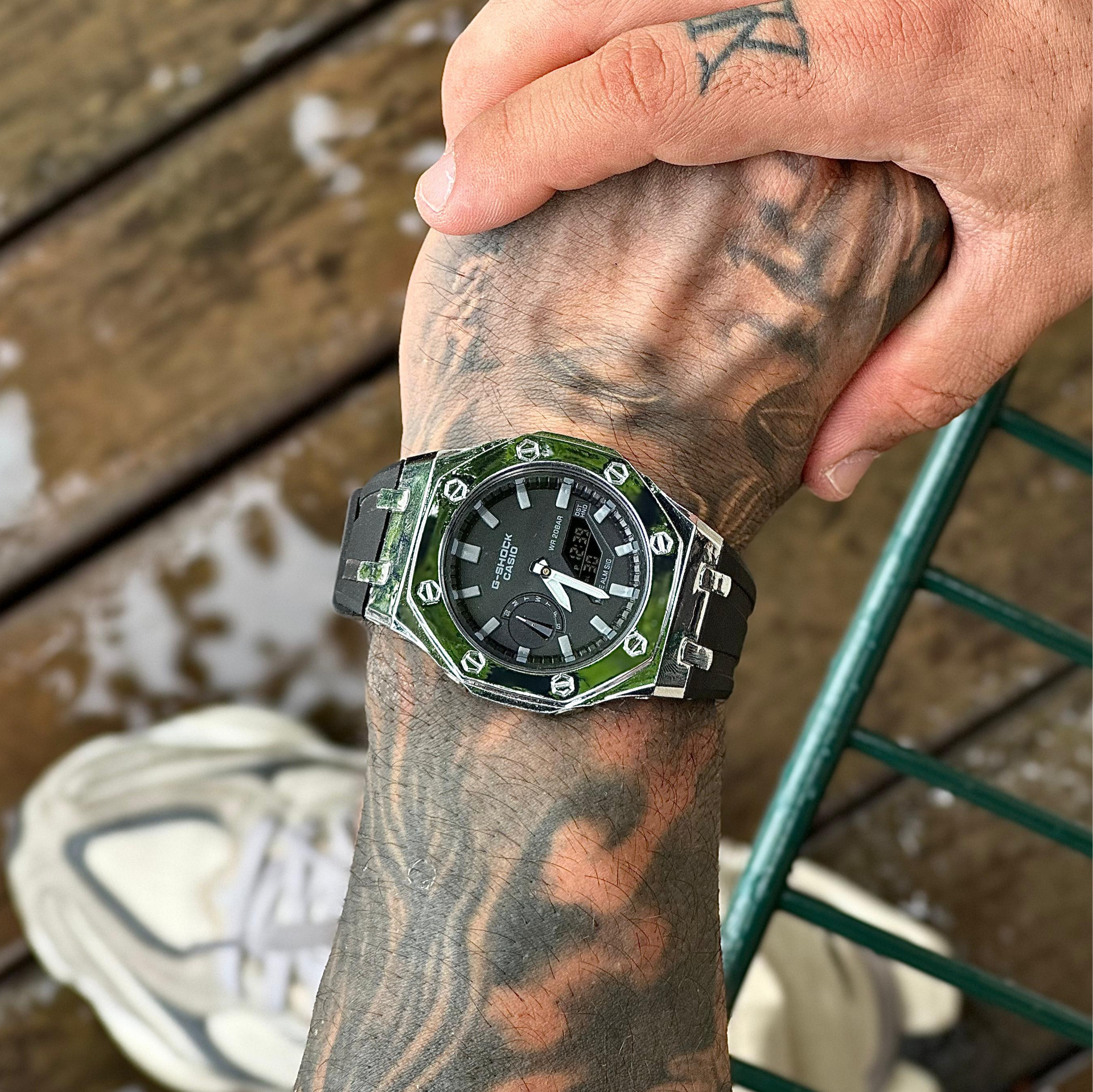 G-SHOCK　グリーン　GM-2100 Relógio G-Shock GM-2100B-3ADR